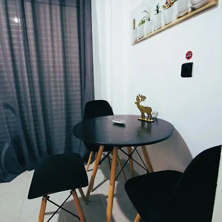 Yannis - Stylish With High-speed Wi-fi Apartment *